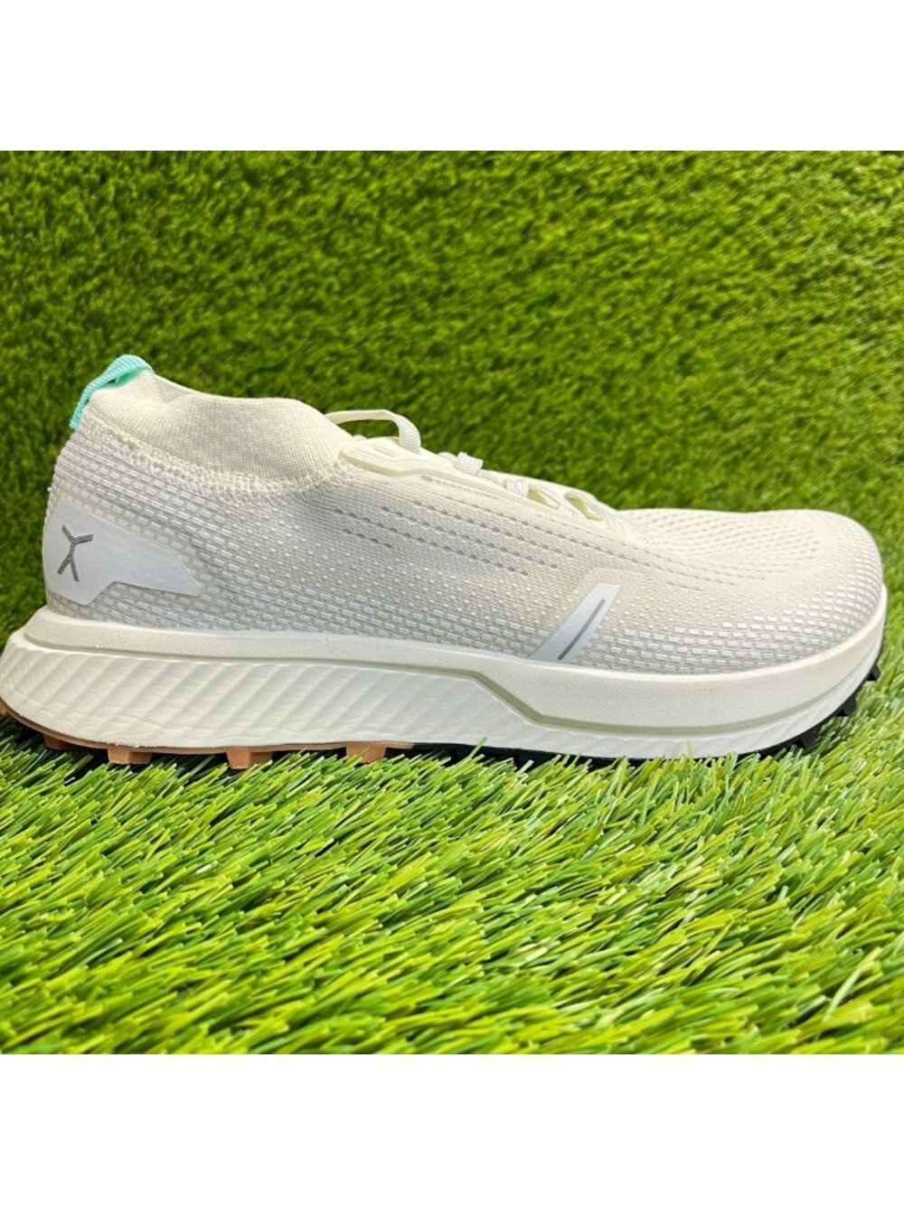 Flux Adapt Trail Runner White Womens Size 9 Mens Size 7.5 Hiking Knit Shoes